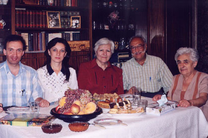 Гагик Погосян, Сильва Меликян, Нина Парзян, доктор Джордж Подгорный и Лери Парзян